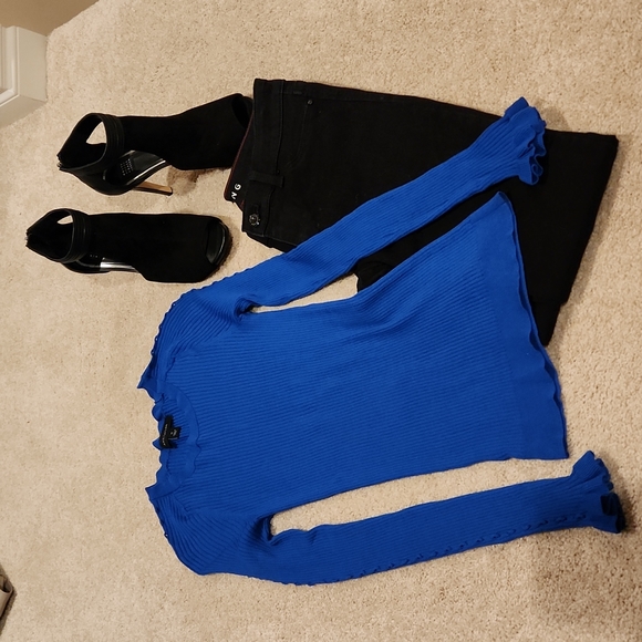 Ann Taylor Ribbed Ruffle Cuff Crew Neck Sweater - Picture 1 of 11